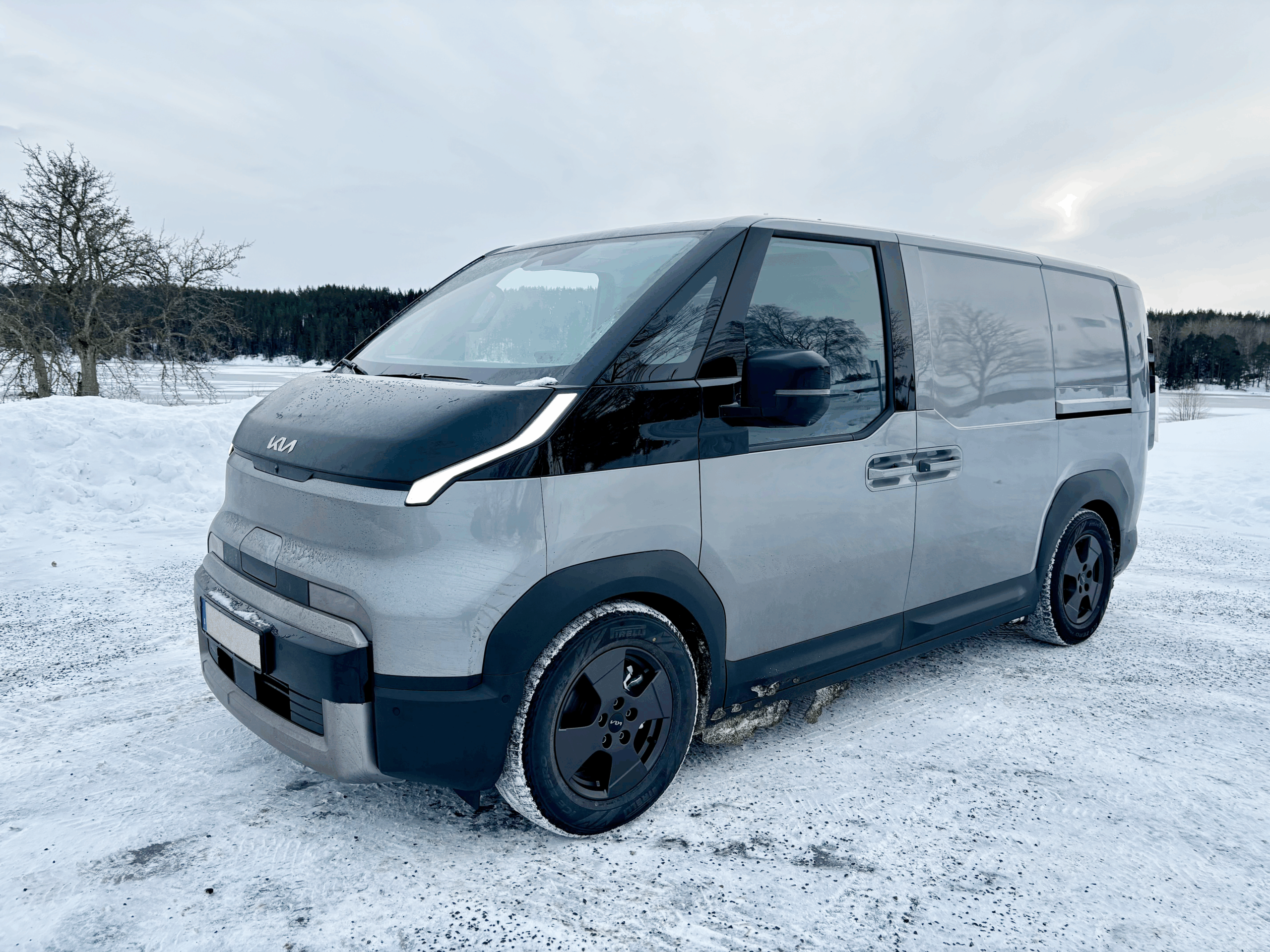 Testkörning av KIA PV5 i vinterlandskap